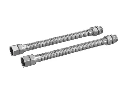 Flexrohre von Danfoss, zwei Stück, mit gewundenem Design und Metallanschlüssen an beiden Enden, zur Verbindung in Heiz- oder Sanitärinstallationen geeignet.
